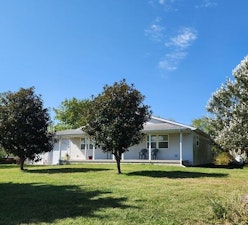 Fairfield Home, IL Real Estate Listing